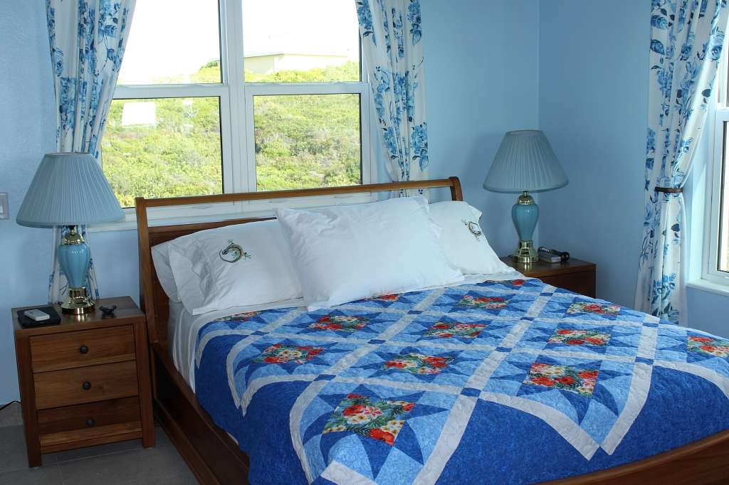 Tropical escapes, Far Away Master Bedroom