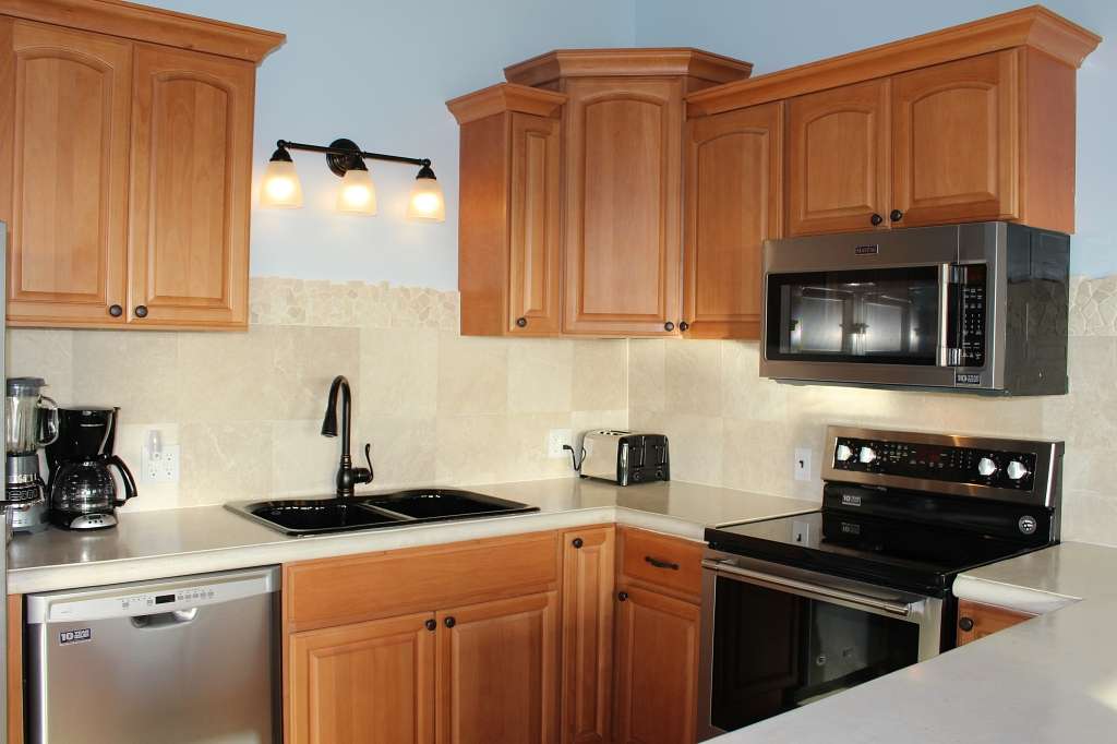 Tropical escapes, Far Away Kitchen